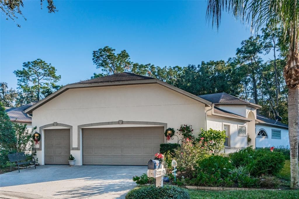 5220 FAIRWAY ONE DRIVE VALRICO, FL 33596