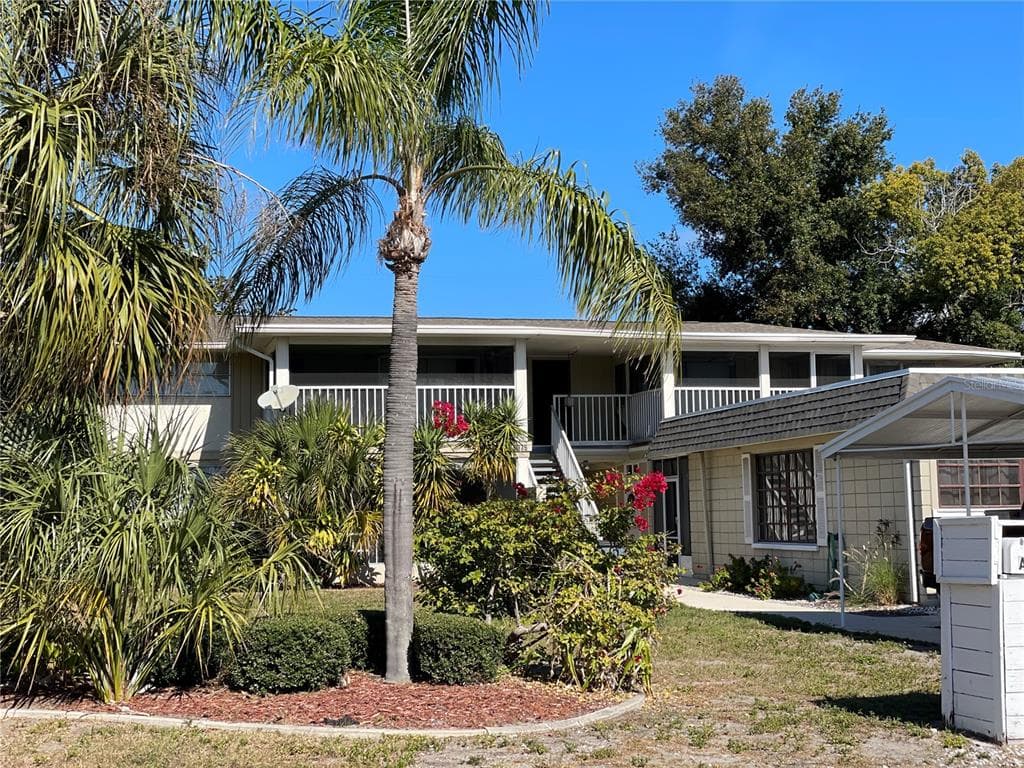 3075 LOS ALTOS DRIVE BELLEAIR BLUFFS, FL 33770