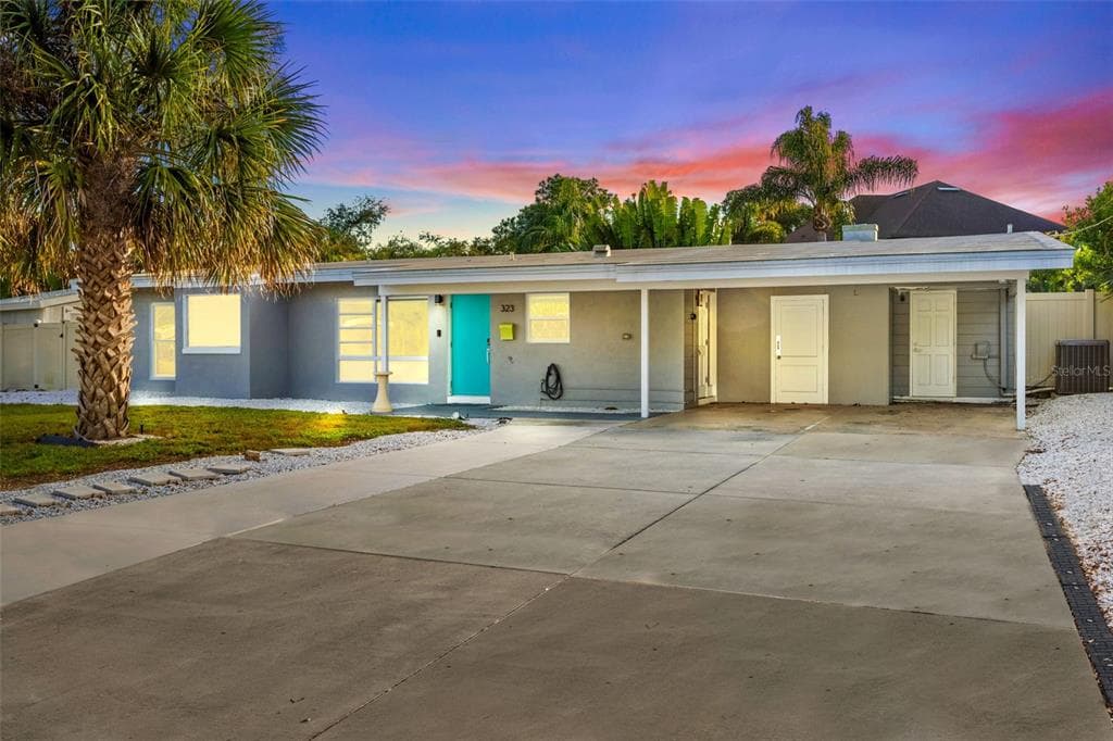 323 SHIRLEY AVENUE BELLEAIR, FL 33756