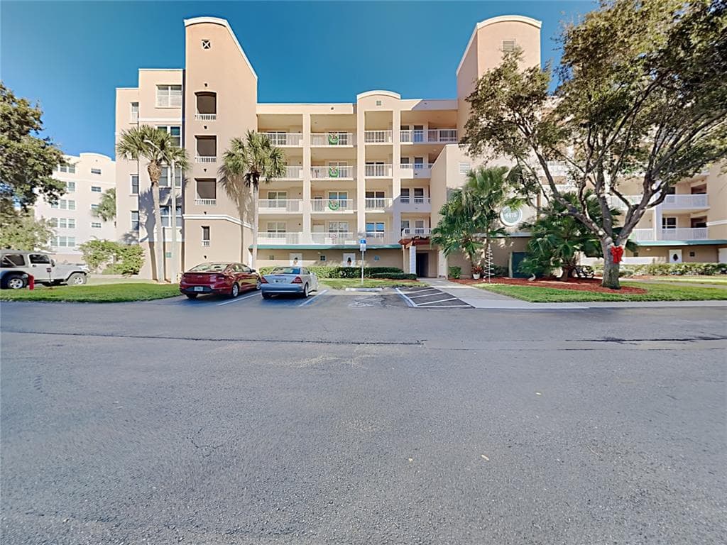 6475 SHORELINE DRIVE UNIT 5203 ST PETERSBURG, FL 33708
