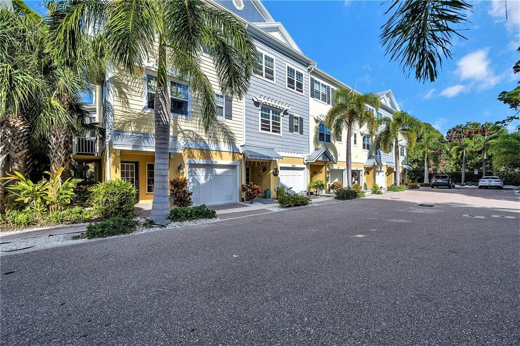3131 MOORINGS DRIVE S ST PETERSBURG, FL 33712