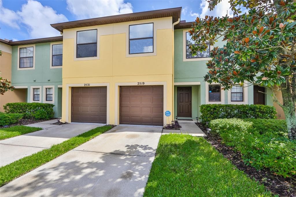 2519 OLEANDER LAKES DRIVE BRANDON, FL 33511