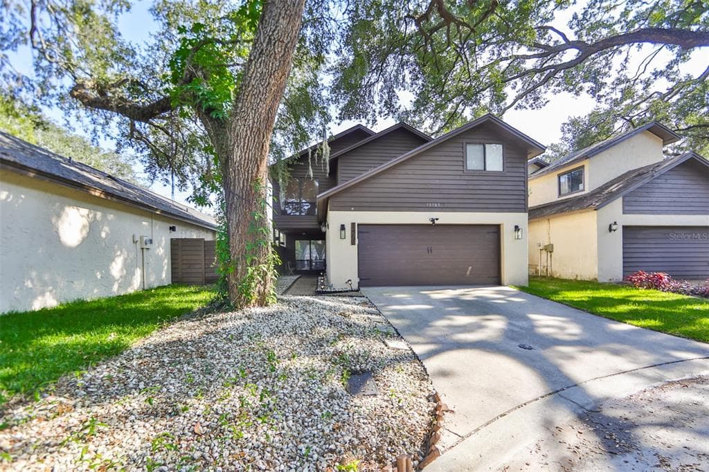 13703 SWEETWATER COVE PLACE UNIT 27 TAMPA, FL 33613