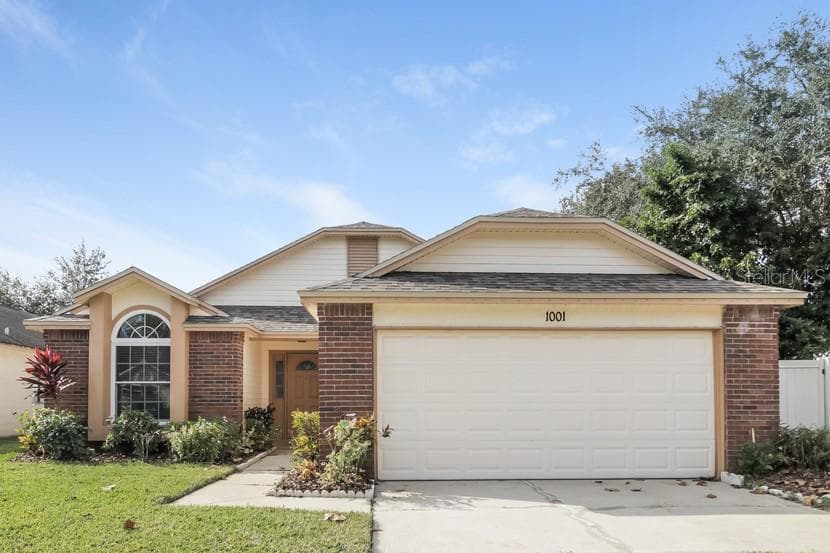 1001 MANIGAN AVENUE OVIEDO, FL 32765