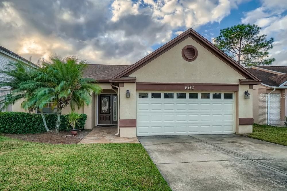 602 QUEENSBRIDGE DRIVE LAKE MARY, FL 32746