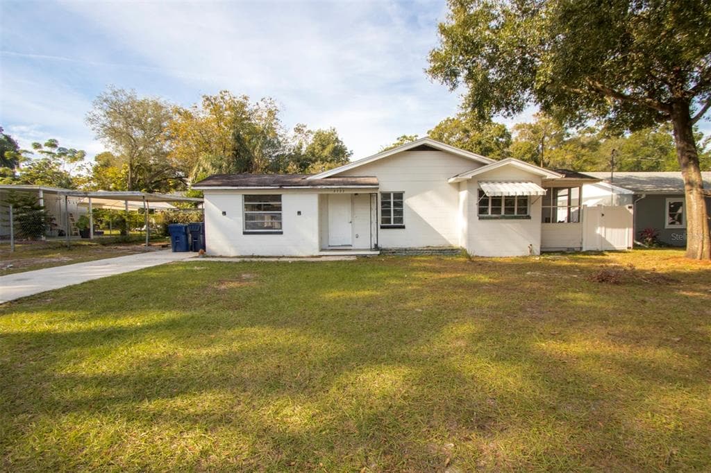 8722 N CALDER PLACE TAMPA, FL 33604