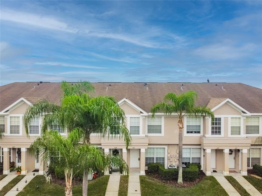 631 KENSINGTON LAKE CIRCLE