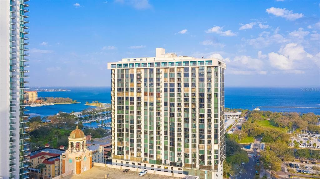 1 BEACH DRIVE SE UNIT 1814 ST PETERSBURG, FL 33701