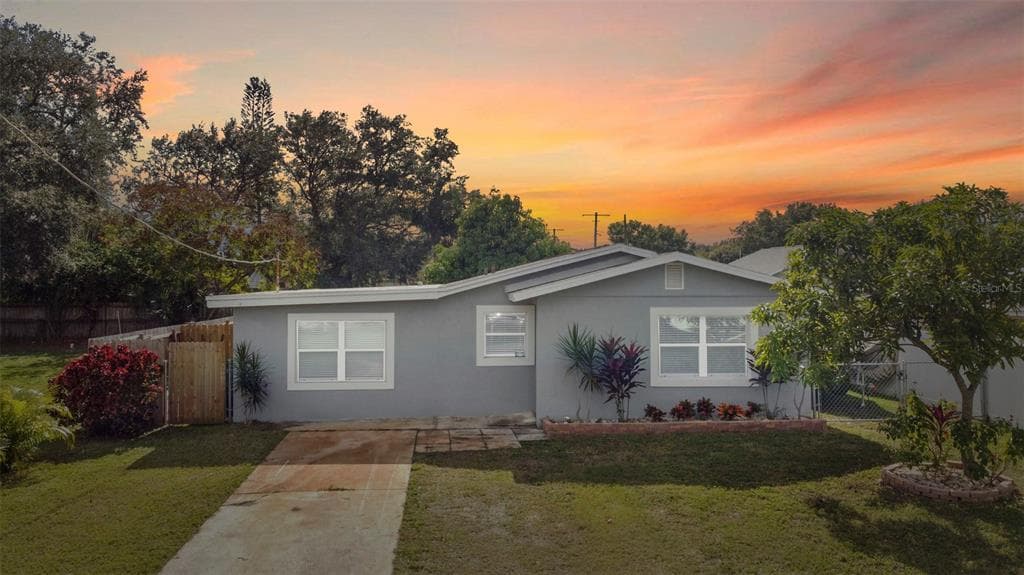 536 FLAME TREE DRIVE APOLLO BEACH, FL 33572