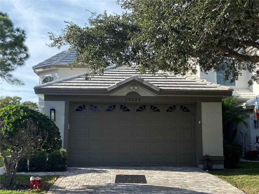 13624 EAGLES WALK DRIVE CLEARWATER, FL 33762