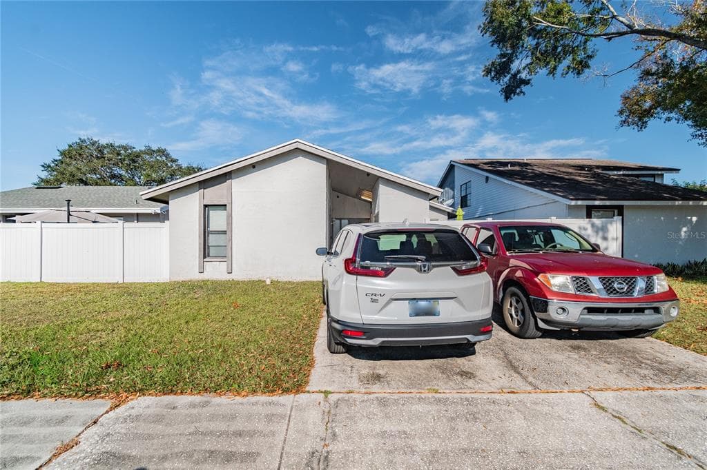 11362 LAKEGREEN WAY TAMPA, FL 33624
