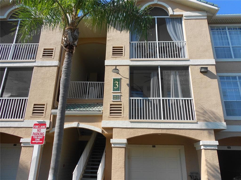 3210 BAY CLUB CIRCLE UNIT 3210 TAMPA, FL 33607