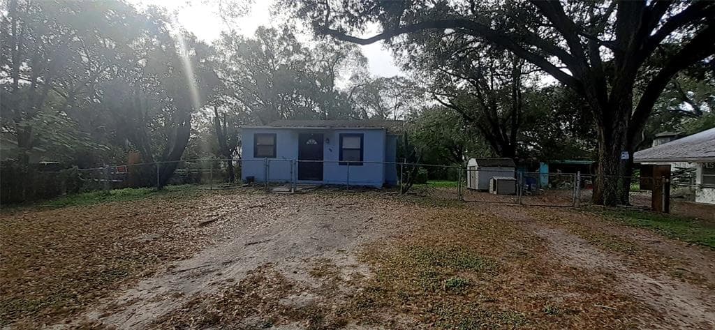 7813 NEW YORK DRIVE TAMPA, FL 33619