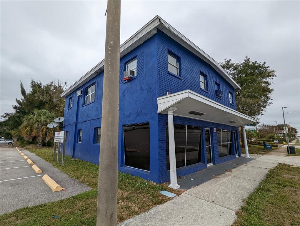 4461 PARK BOULEVARD N PINELLAS PARK, FL 33781