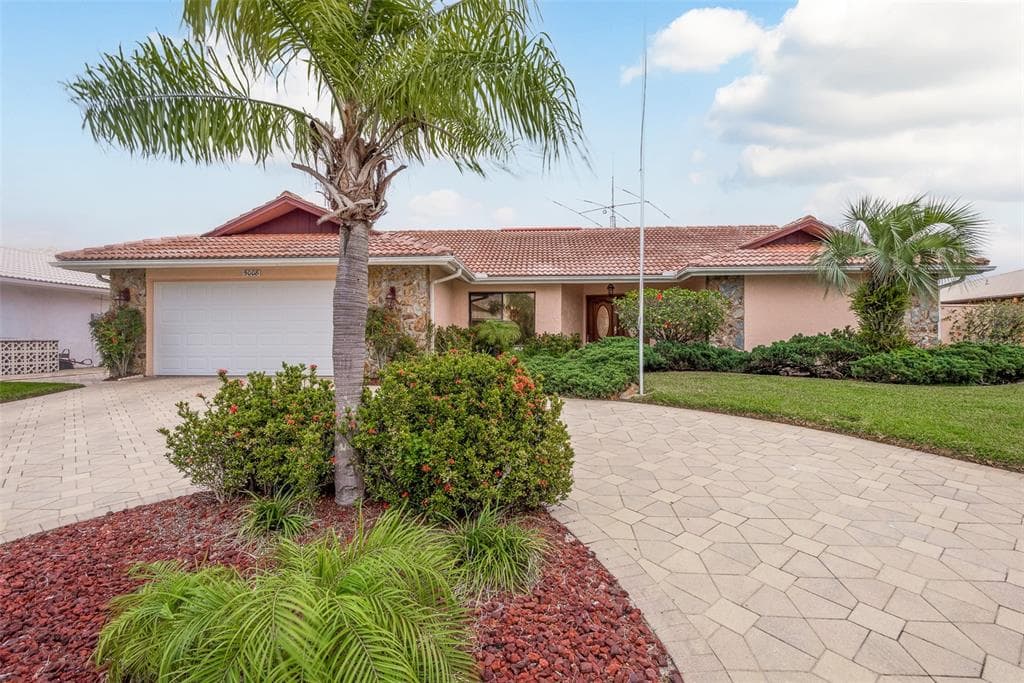 5008 SOUTH SHORE DRIVE NEW PORT RICHEY, FL 34652