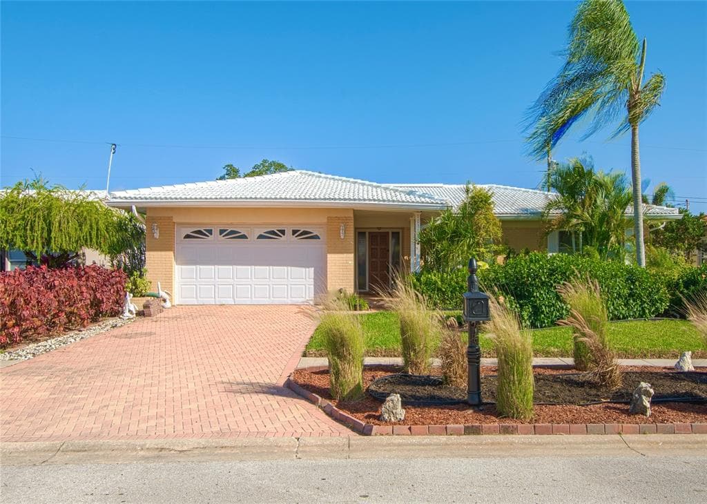 10311 MAJESTIC DRIVE LARGO, FL 33774