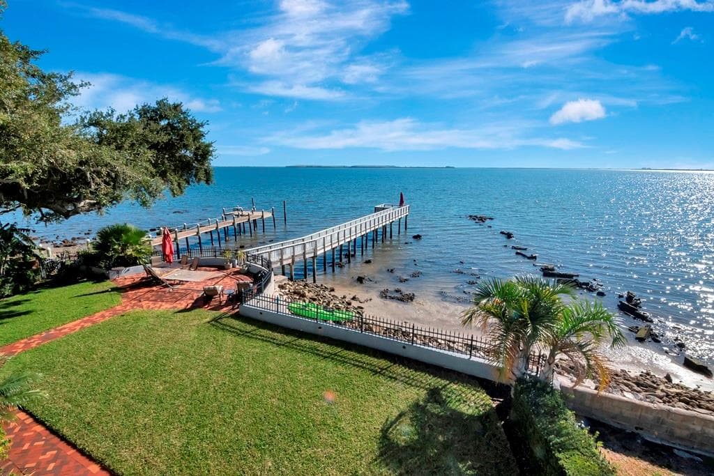 2506 MISTIC POINT WAY TAMPA, FL 33611
