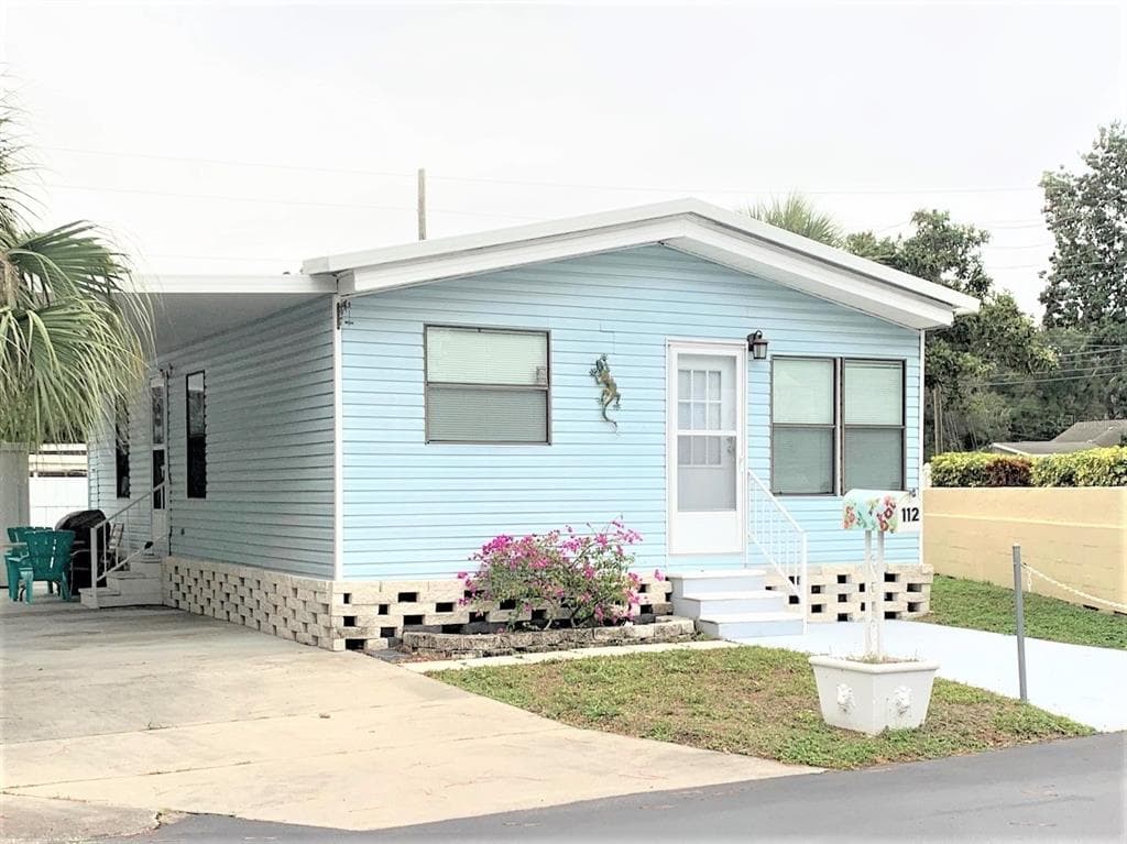 7803 46TH AVENUE N UNIT 112 ST PETERSBURG, FL 33709