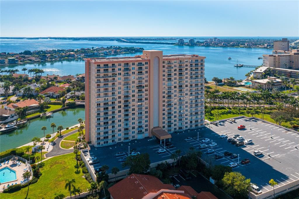 4900 BRITTANY DRIVE S UNIT 705 ST PETERSBURG, FL 33715