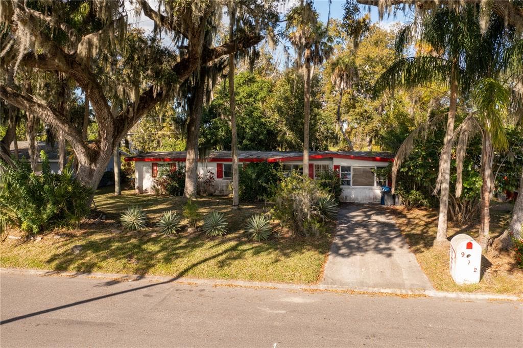 912 32ND STREET E PALMETTO, FL 34221