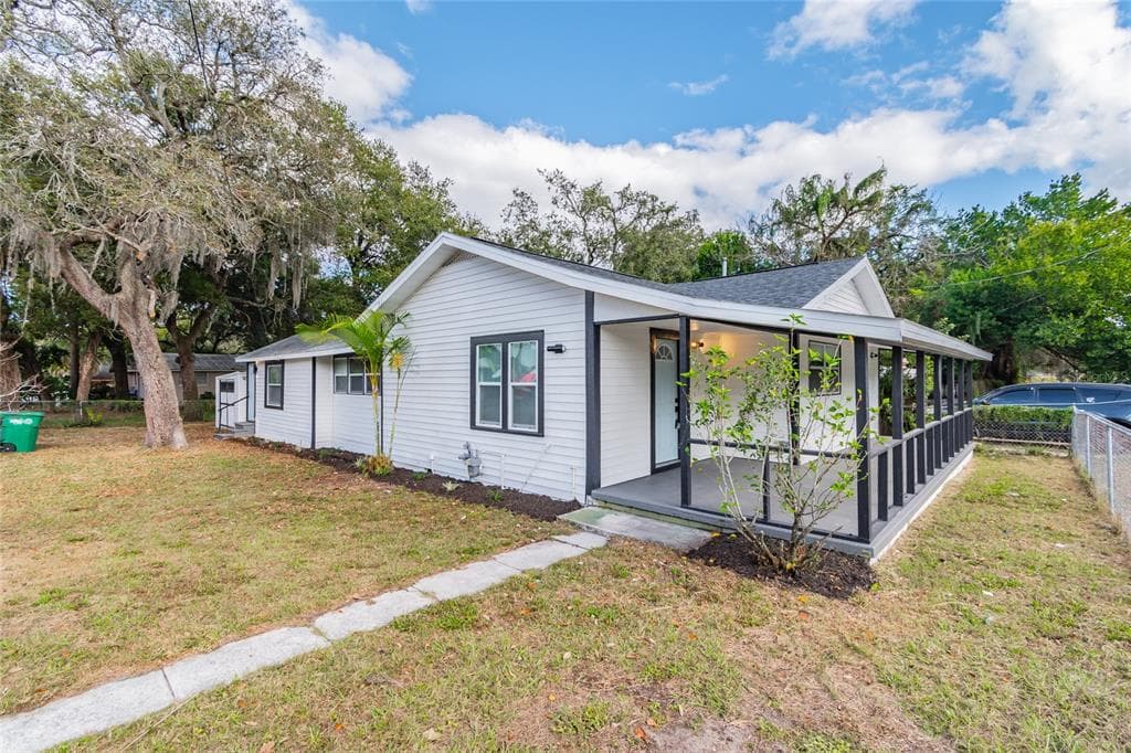 8501 N DIXON AVENUE TAMPA, FL 33604