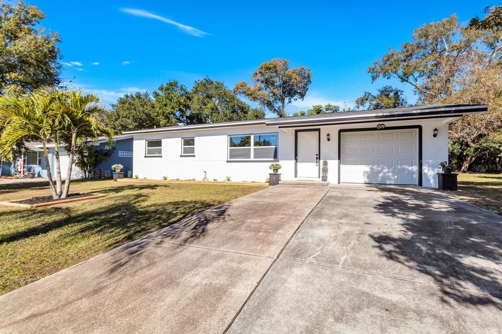 1574 LOTUS PATH CLEARWATER, FL 33756