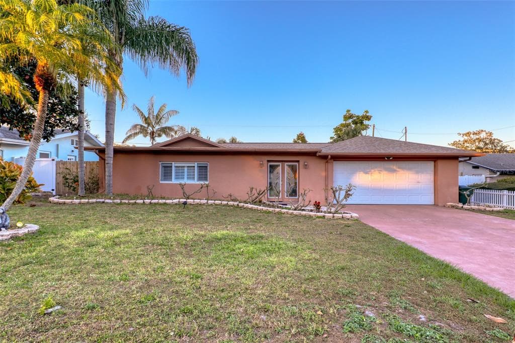 1640 PATLIN CIRCLE S LARGO, FL 33770