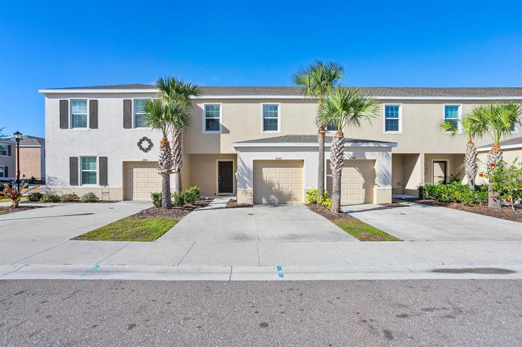 9947 HOUND CHASE DRIVE GIBSONTON, FL 33534
