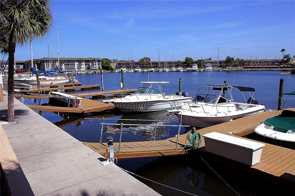 4939 FLORAMAR TERRACE UNIT 201 NEW PORT RICHEY, FL 34652