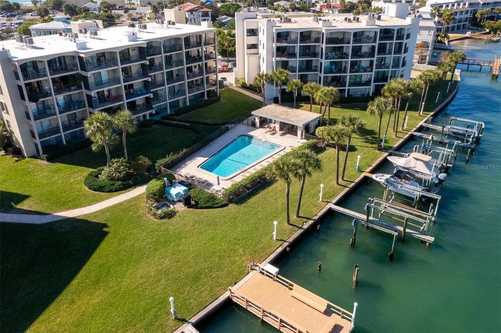 9805 HARRELL AVENUE UNIT 303 TREASURE ISLAND, FL 33706