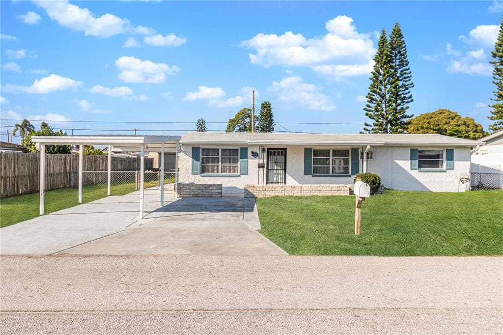 2013 HESS DRIVE HOLIDAY, FL 34691