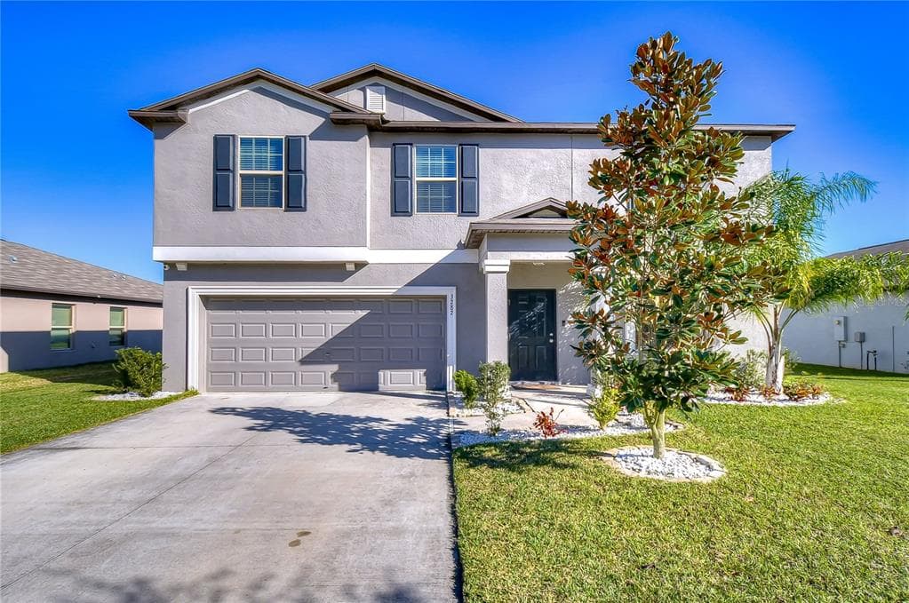 3282 MOULDEN HOLLOW DRIVE ZEPHYRHILLS, FL 33540