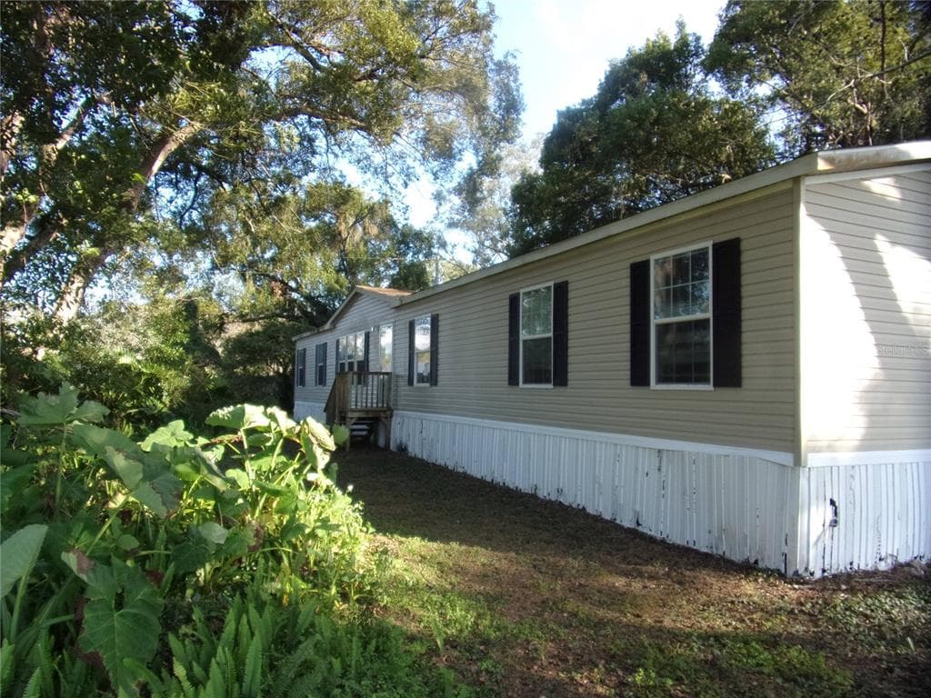 36000 HILLBROOK AVENUE ZEPHYRHILLS, FL 33541
