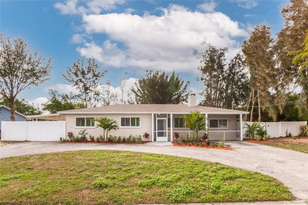 500 55TH AVENUE NE ST PETERSBURG, FL 33703