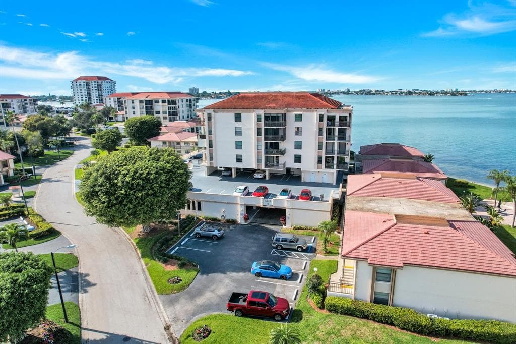 6145 SUN BOULEVARD UNIT 306 ST PETERSBURG, FL 33715