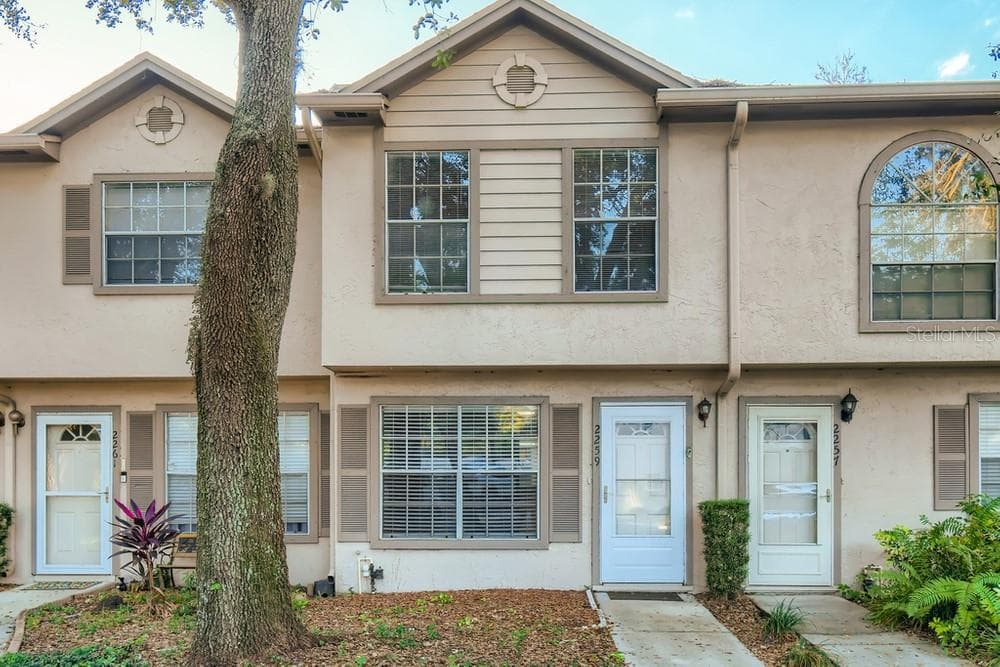 2259 FLETCHERS POINT CIRCLE TAMPA, FL 33613