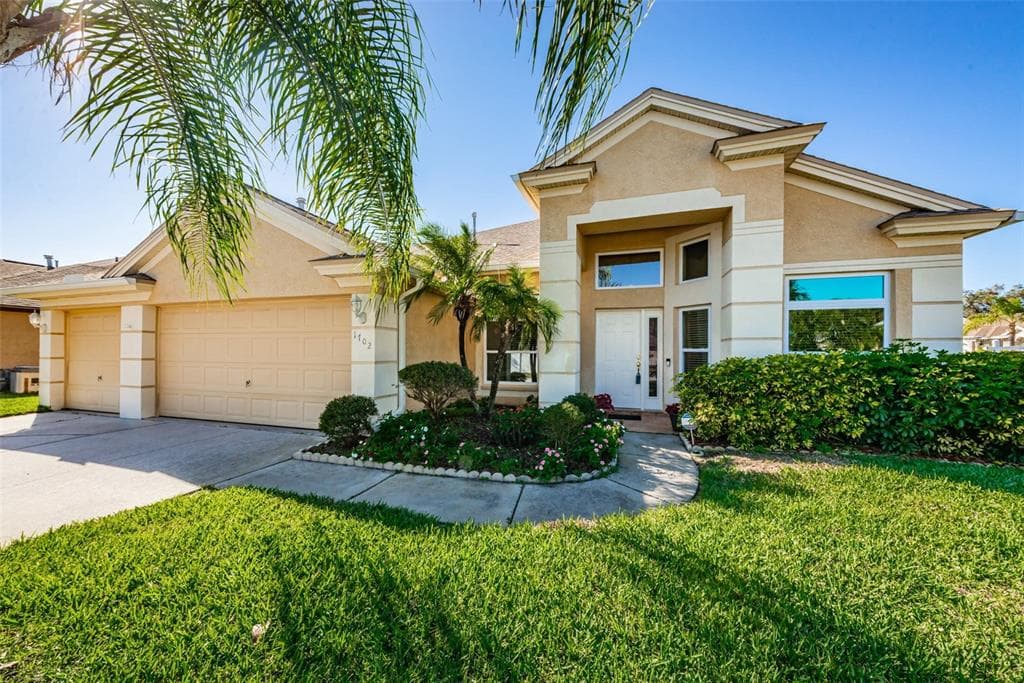 1702 LONGVIEW LANE TARPON SPRINGS, FL 34689