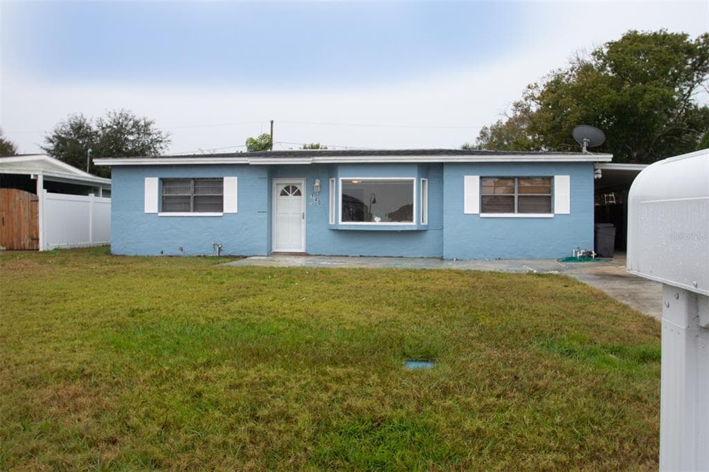 740 LOQUAT DRIVE TARPON SPRINGS, FL 34689