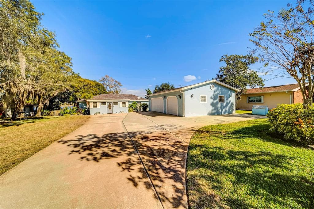 754 BAYSHORE DRIVE TARPON SPRINGS, FL 34689