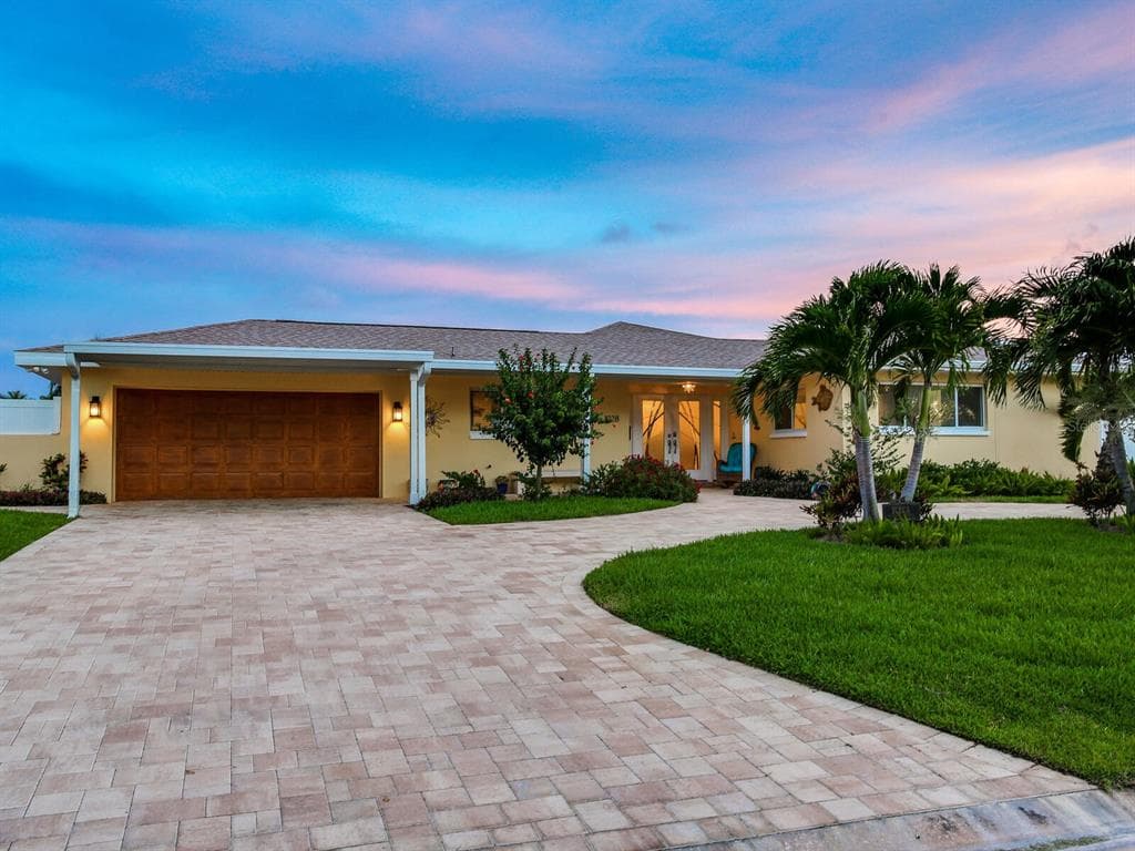 1028 79TH STREET S ST PETERSBURG, FL 33707