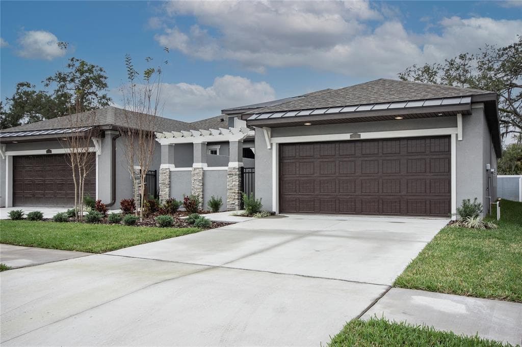 212 VILLA LUNA LANE