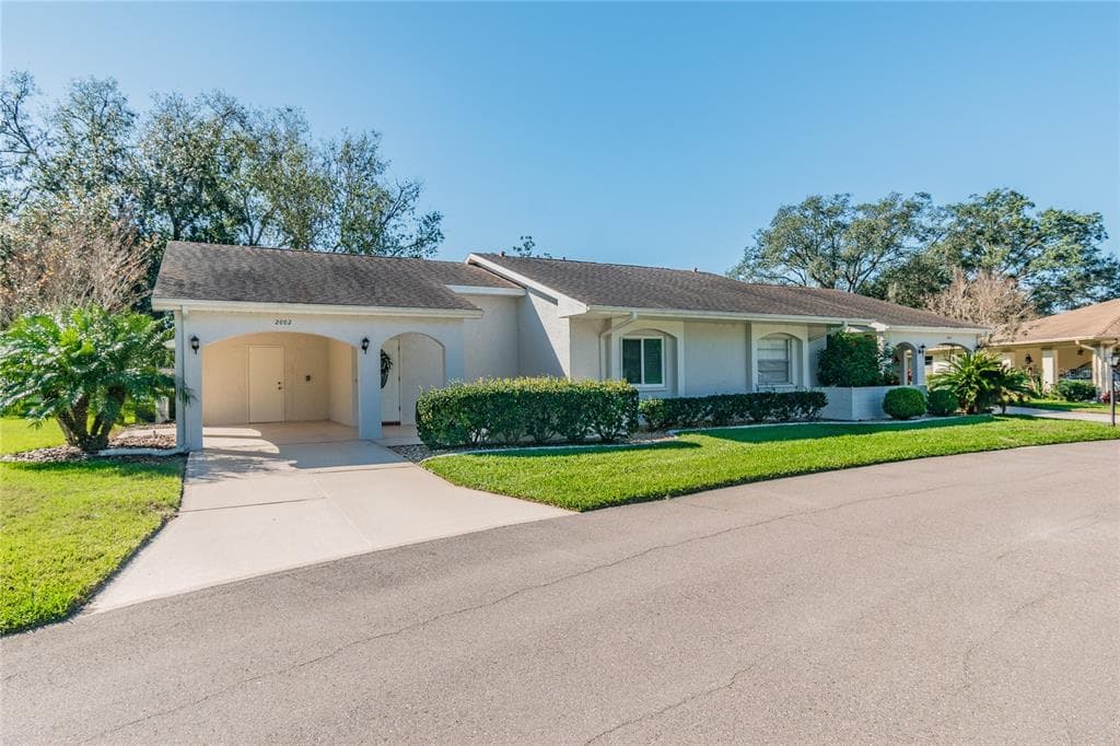 2002 HAWKHURST CIRCLE UNIT 202 SUN CITY CENTER, FL 33573
