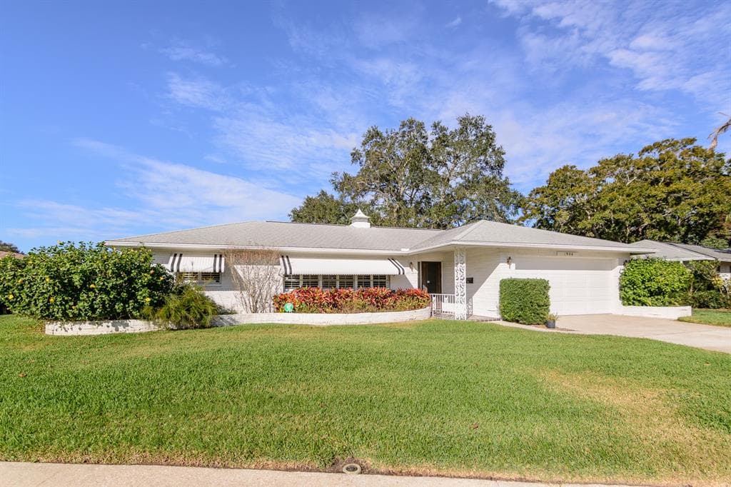 1906 CLEARVIEW LAKE DRIVE CLEARWATER, FL 33755