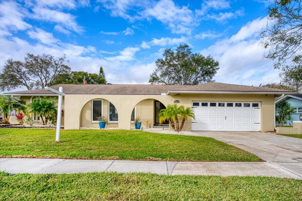 1122 CASLER AVENUE CLEARWATER, FL 33755
