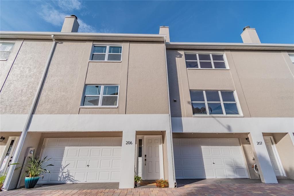 1117 PINELLAS BAYWAY S UNIT 206 TIERRA VERDE, FL 33715