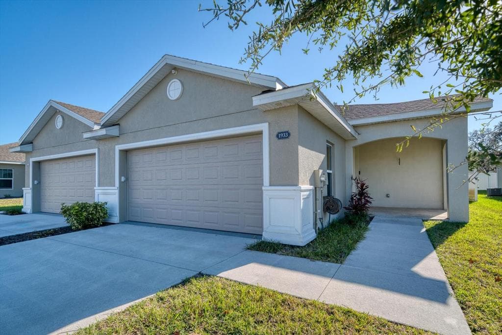 1933 MARLINGTON WAY CLEARWATER, FL 33763