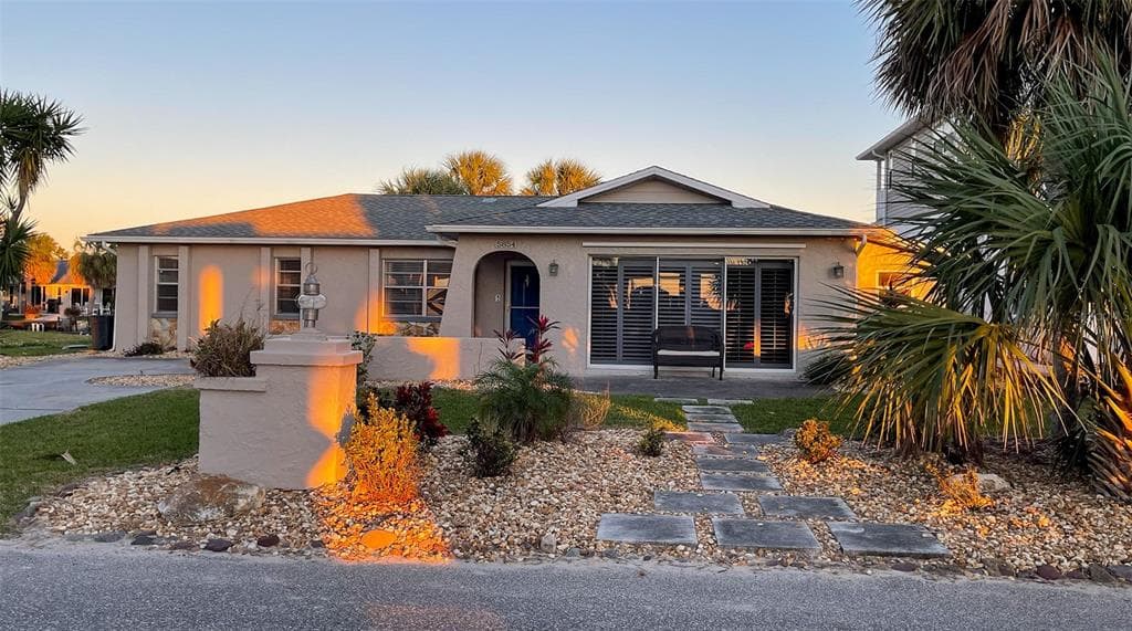 5854 BEVERLY DRIVE HUDSON, FL 34667