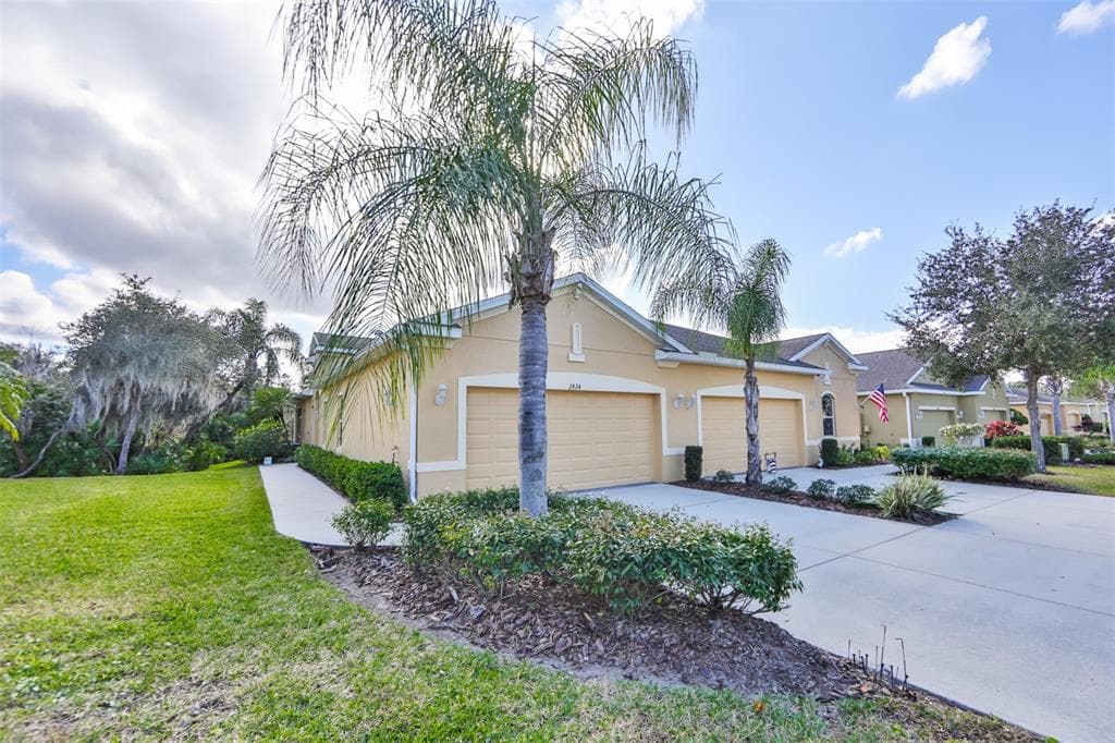 2424 NOTTINGHAM GREENS DRIVE SUN CITY CENTER, FL 33573