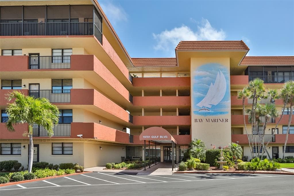 19701 GULF BOULEVARD UNIT PH-4 INDIAN SHORES, FL 33785