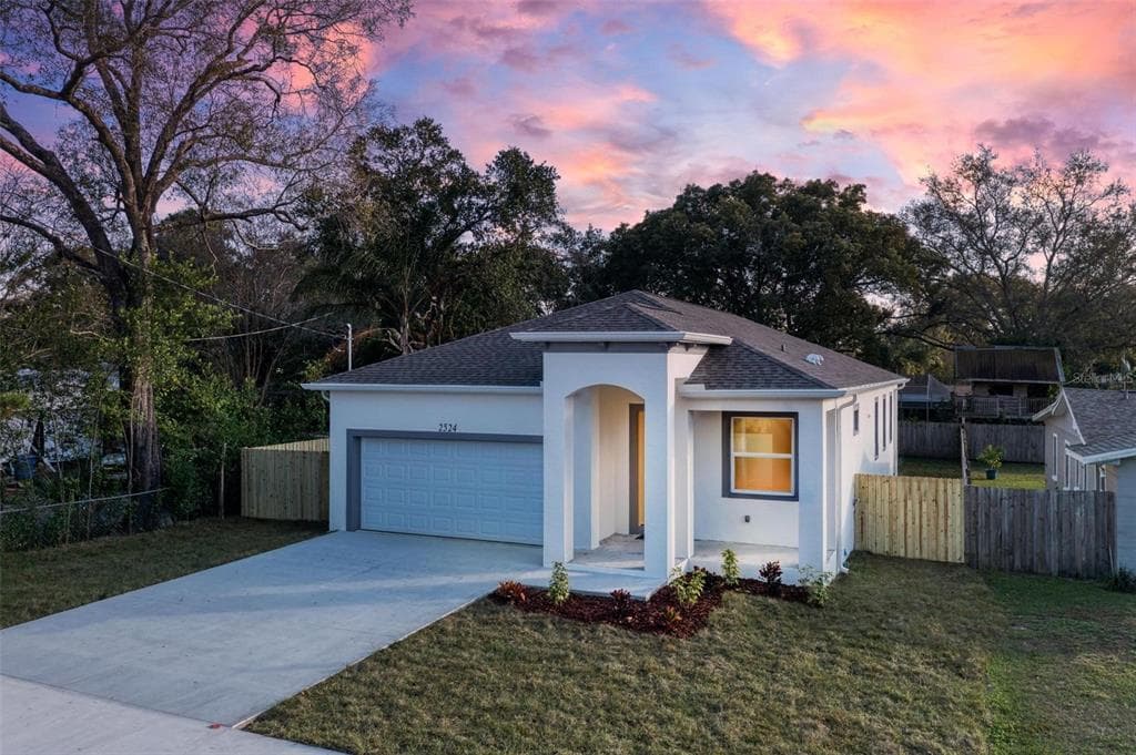 2524 LAKE ELLEN LANE TAMPA, FL 33618